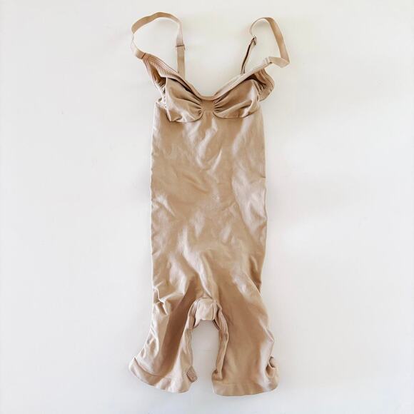 NWOT Skims Shapewear BBL Bodysuit - Picture 1 of 3